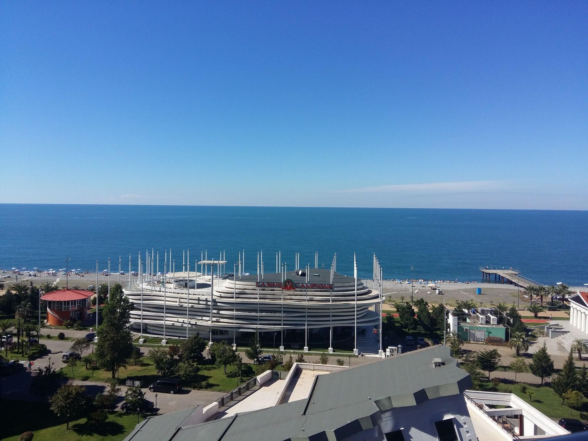 Sea View Rock Hotel バトゥーミ エクステリア 写真