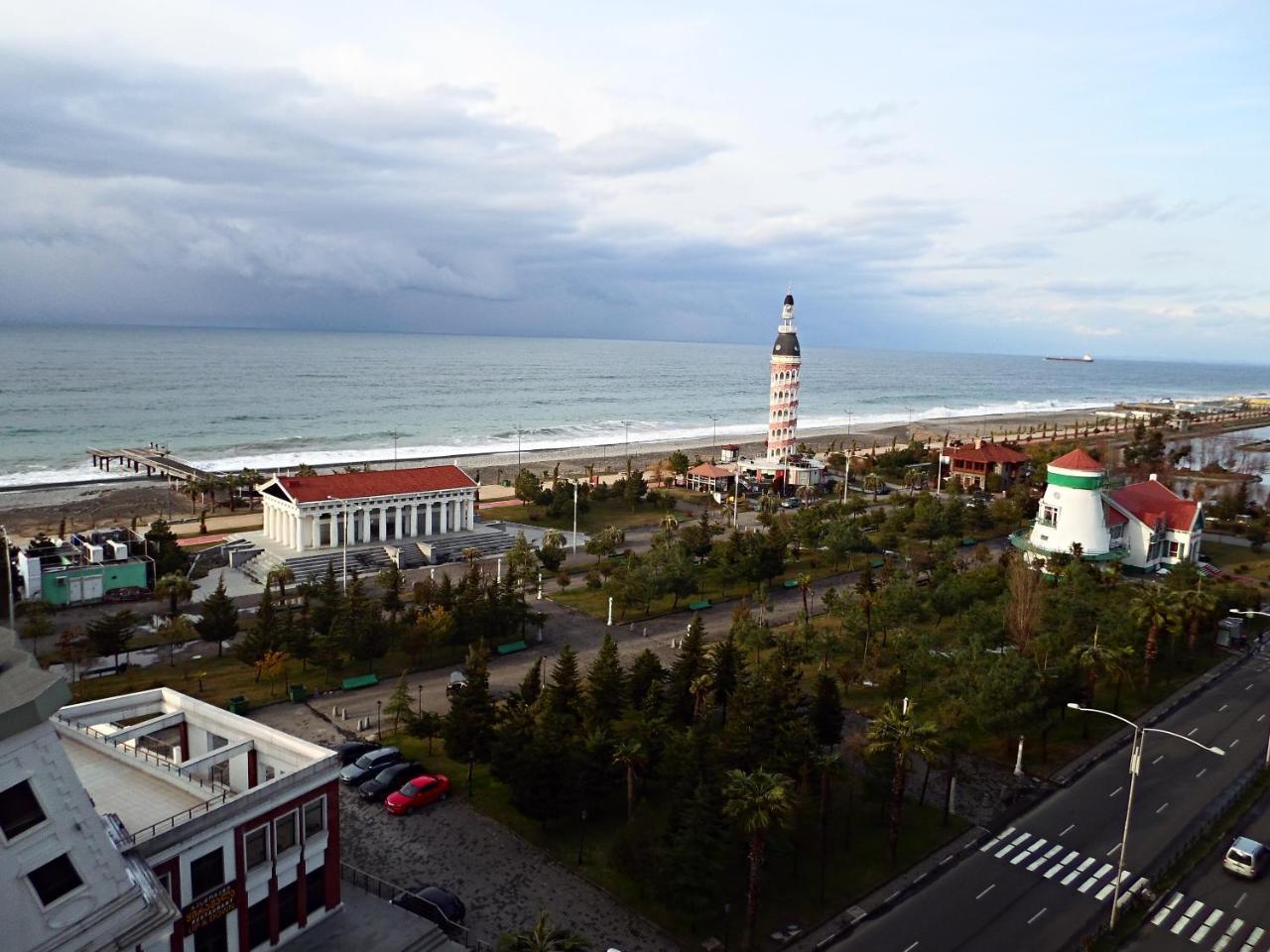 Sea View Rock Hotel バトゥーミ エクステリア 写真