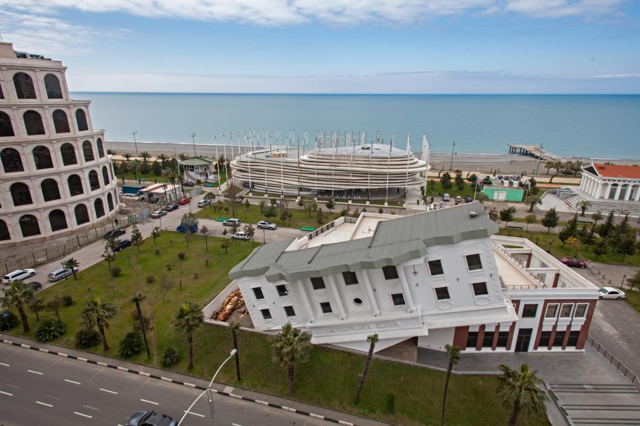 Sea View Rock Hotel バトゥーミ エクステリア 写真